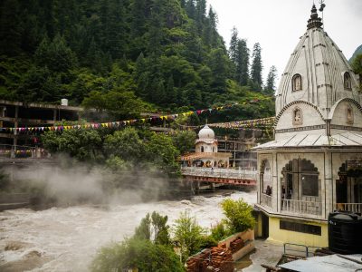 hot-water-springs-at-vashisht-temple-manali-header-manali-tourism.jpg